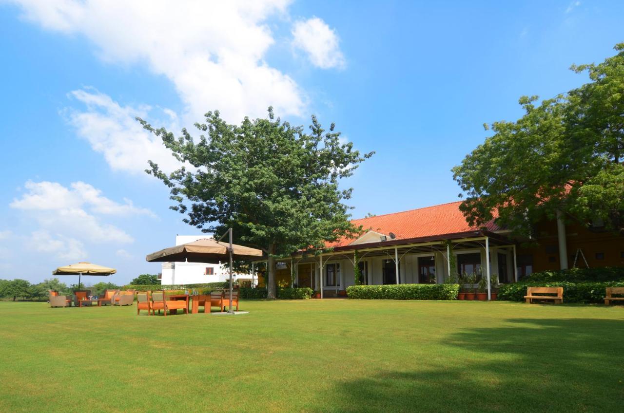 Club Mahindra Kensville Ahmedabad Exterior foto
